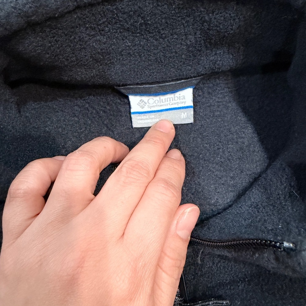 Columbia Black Full-Zip Fleece Vest - Picture 6 of 7